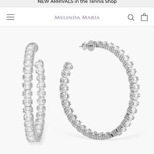 The Queen's hoops 2"